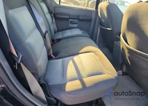 2005 Ford Explorer Sport Trac z USA, uszkodzony, nr VIN 1FMZU67K85UA35337